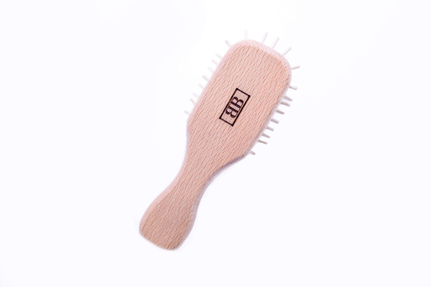 Petite brosse en bois de hêtre